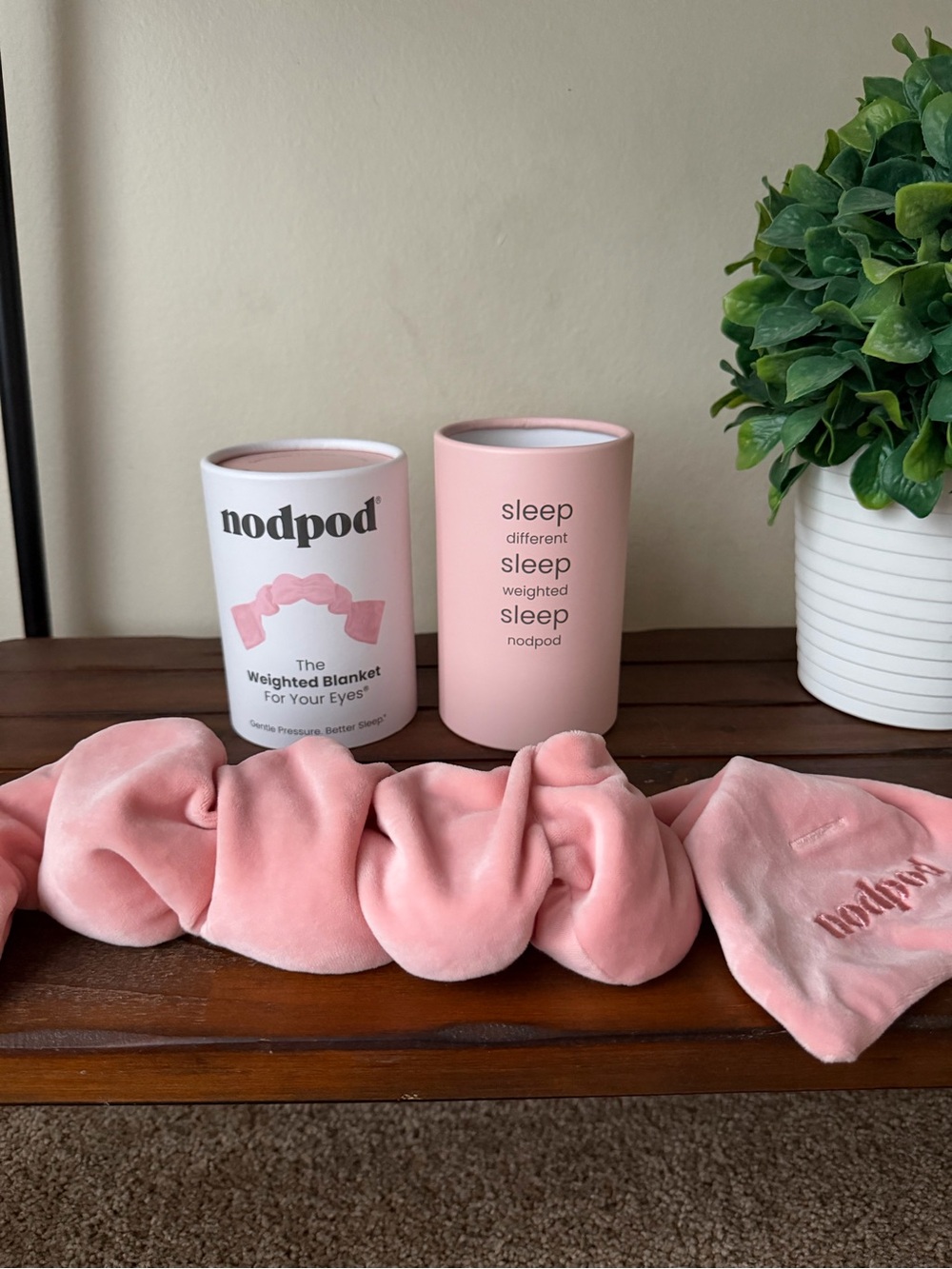 nodpod Weighted Eye Blanket - Pink - Picture 2 of 2